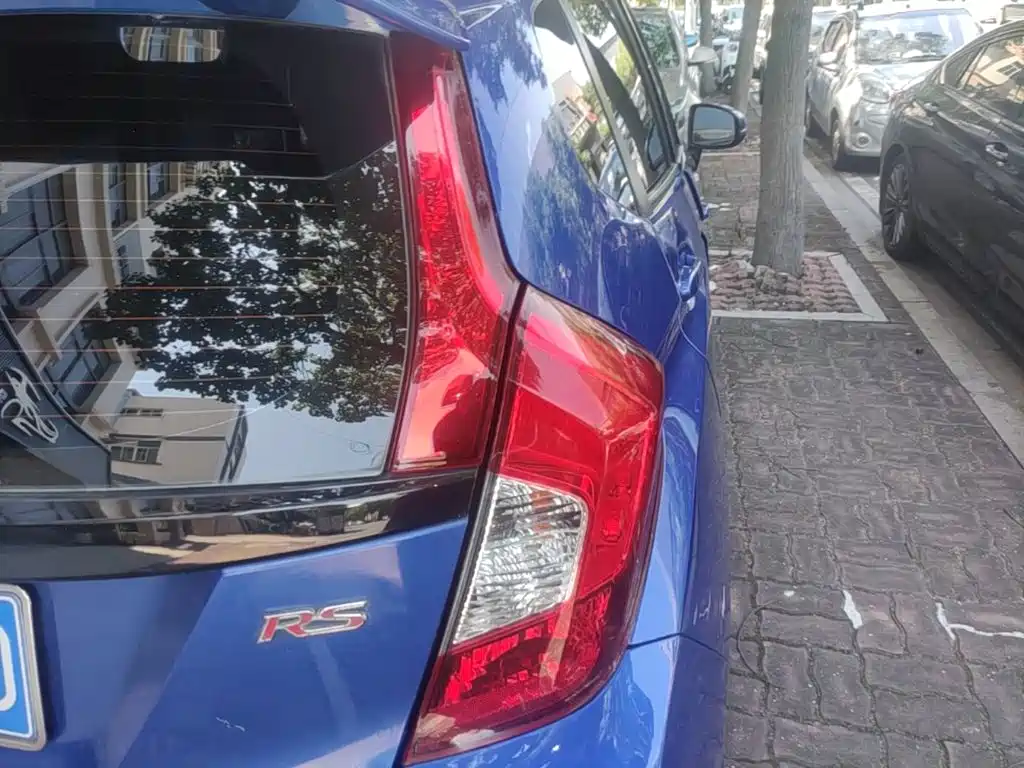 Honda Fit — миниатюра 8