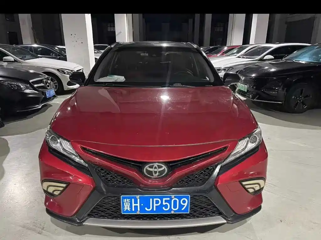 Toyota Camry - фото 6