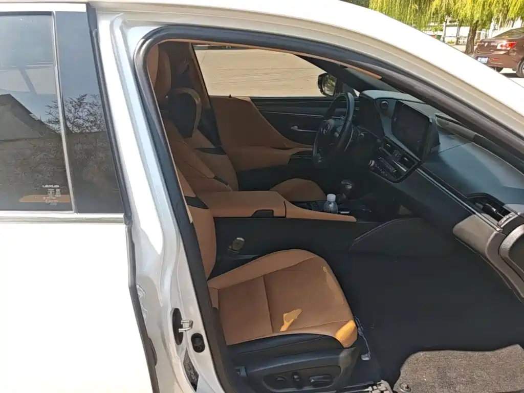 Lexus ES — миниатюра 25