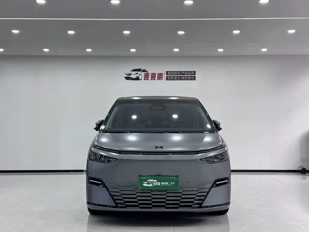 XPeng X9 — миниатюра 2