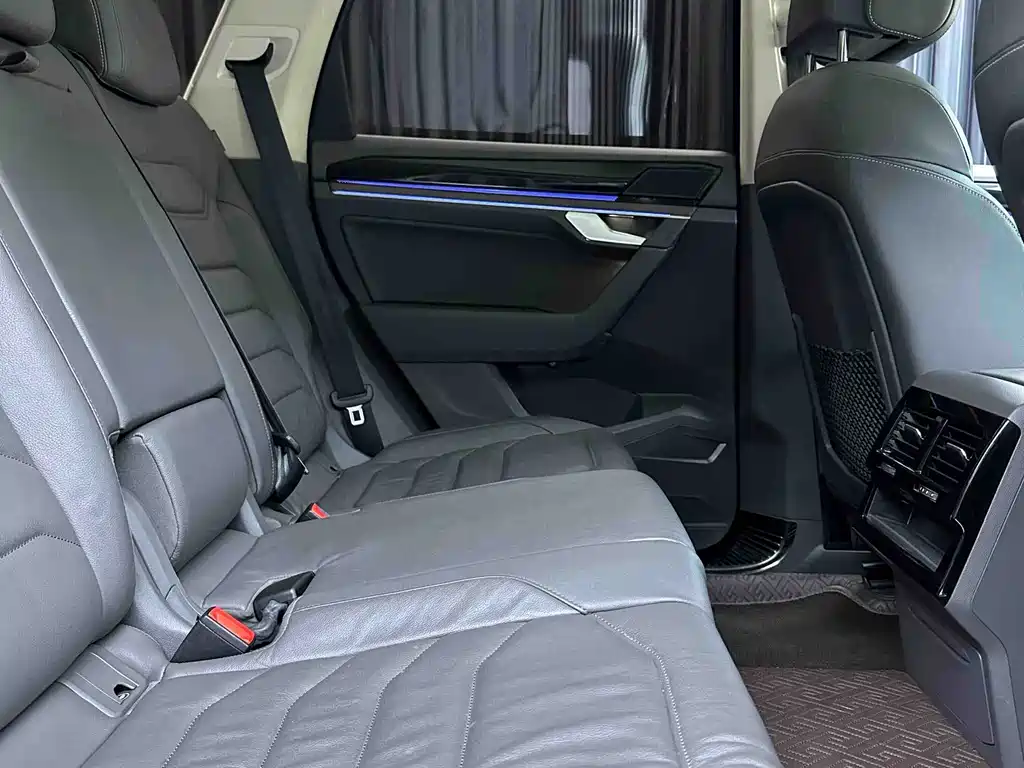Volkswagen Touareg — миниатюра 11