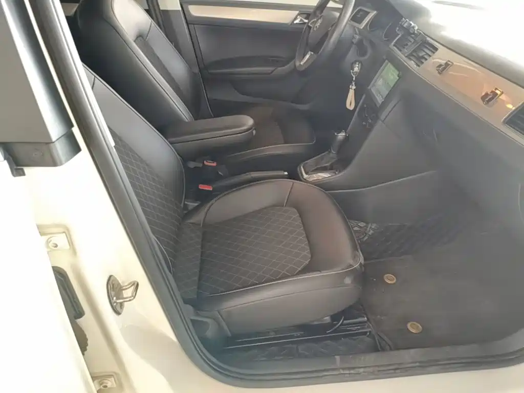 Skoda Rapid Spaceback — миниатюра 25