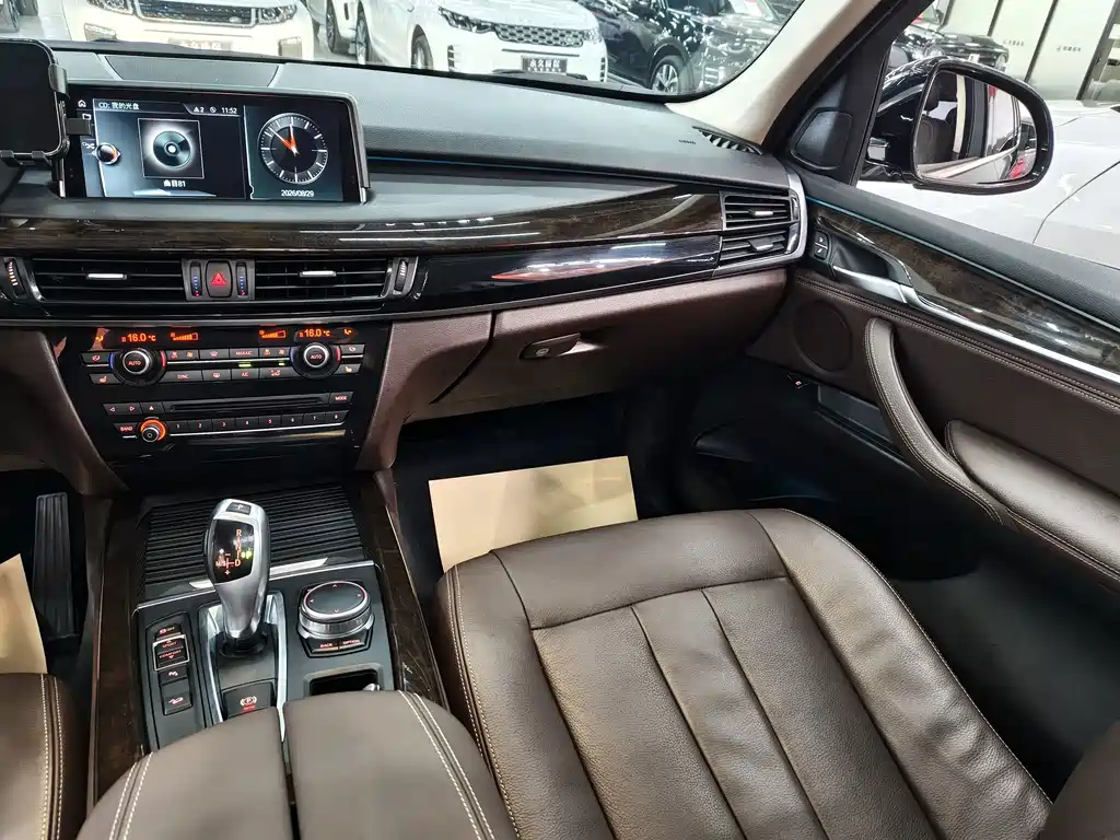 BMW X5 (Import) — миниатюра 14