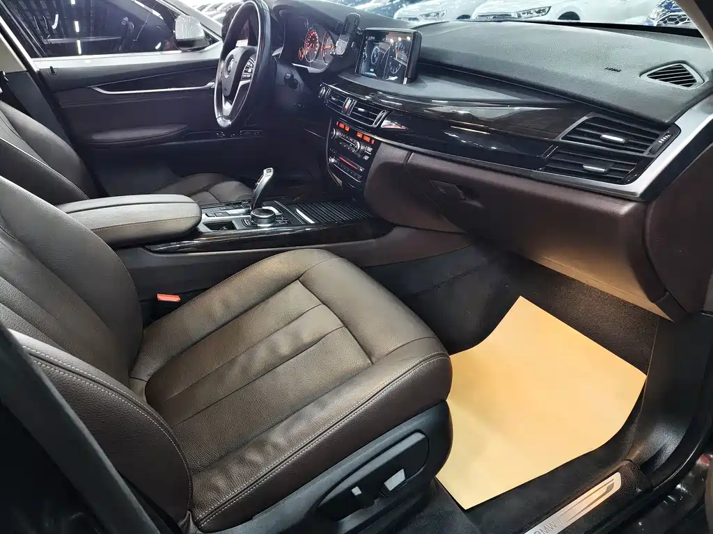 BMW X5 (Import) — миниатюра 20