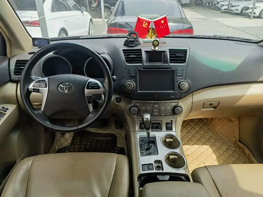 Toyota Highlander — миниатюра 9