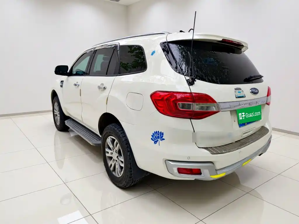 Ford Everest — миниатюра 4