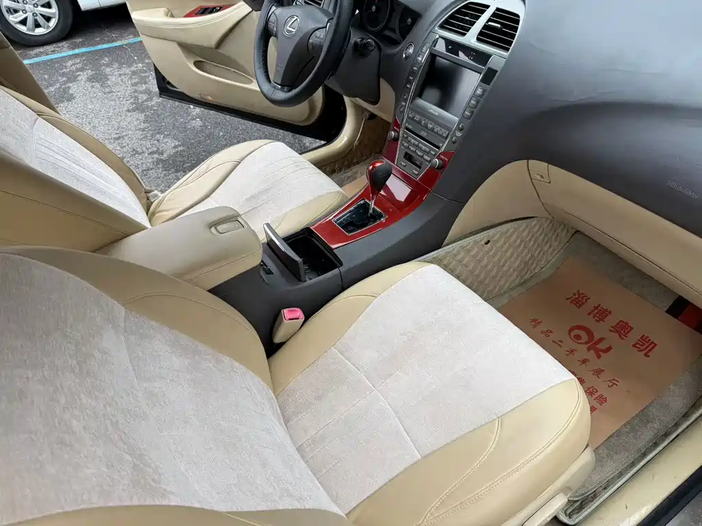 Lexus ES — миниатюра 9