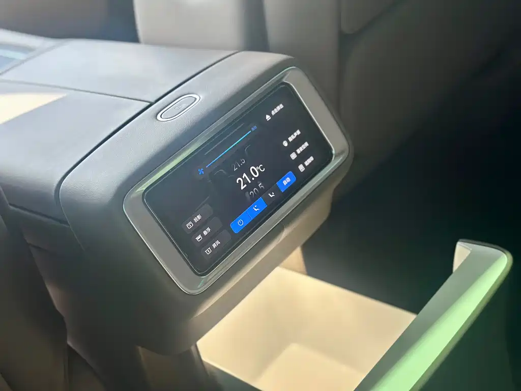 AITO AITO M9 — миниатюра 7