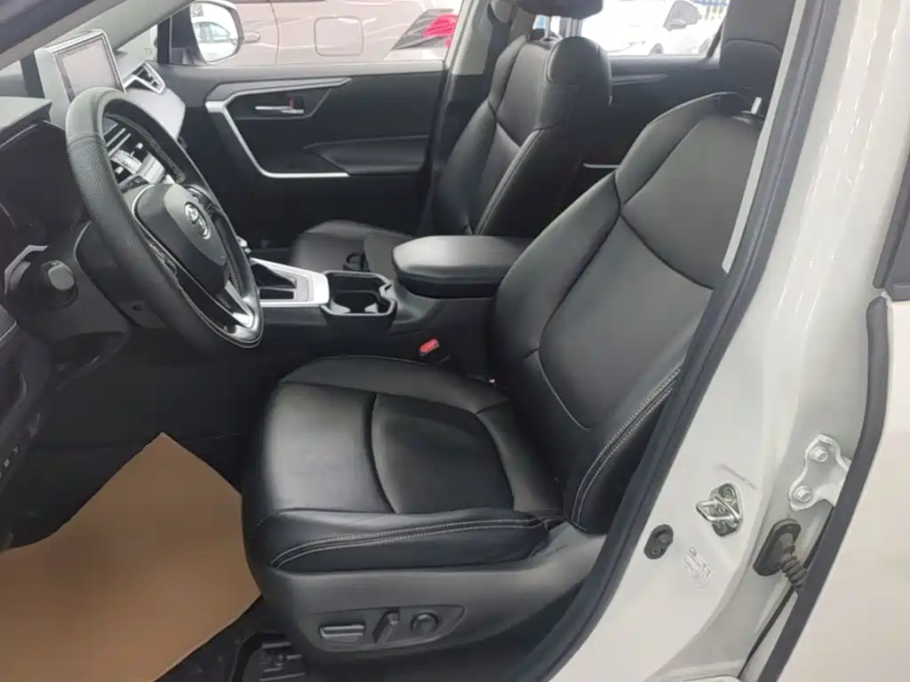 Toyota RAV4 — миниатюра 15