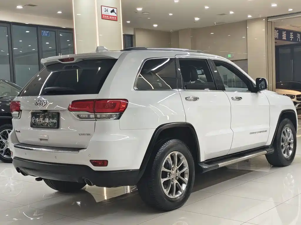 Jeep Grand Cherokee (Import) — миниатюра 17