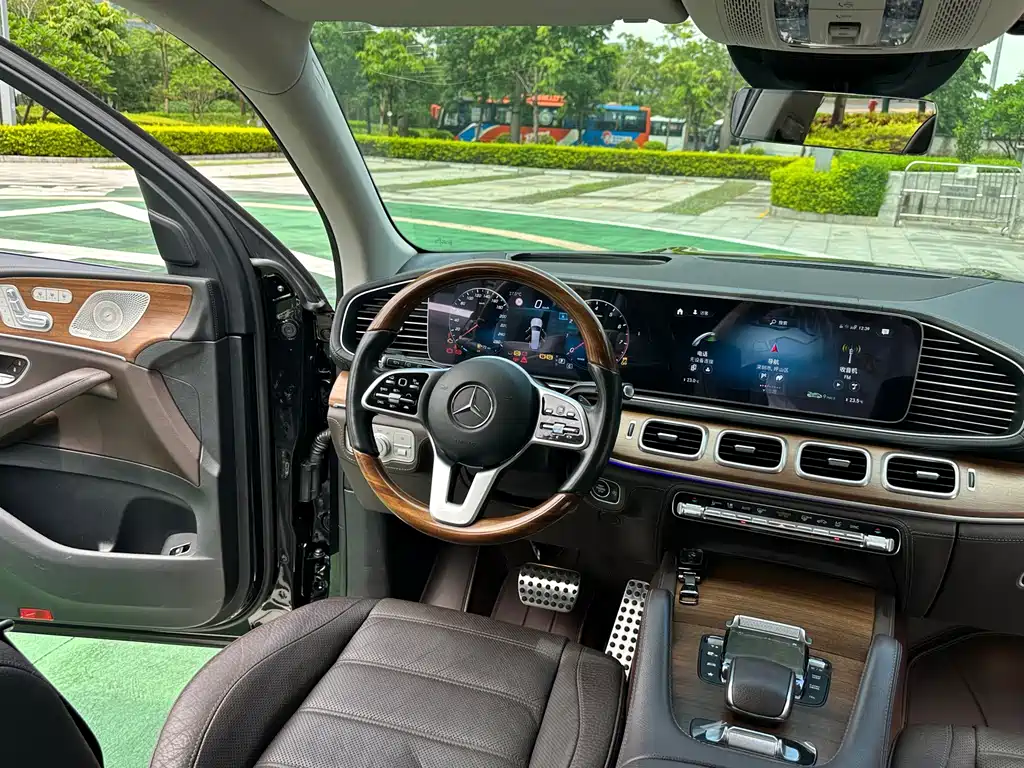 Mercedes-Benz GLS — миниатюра 20