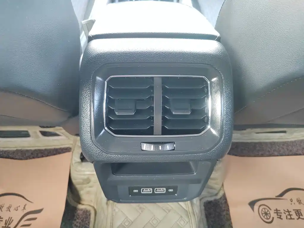 Volkswagen Tiguan L — миниатюра 13