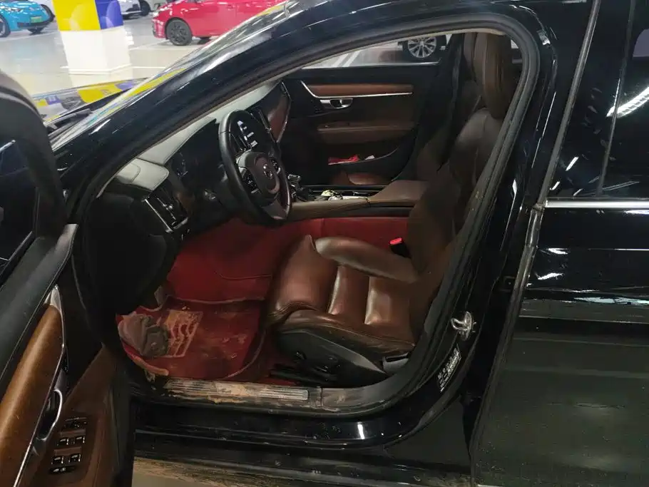 Volvo S90 — миниатюра 9