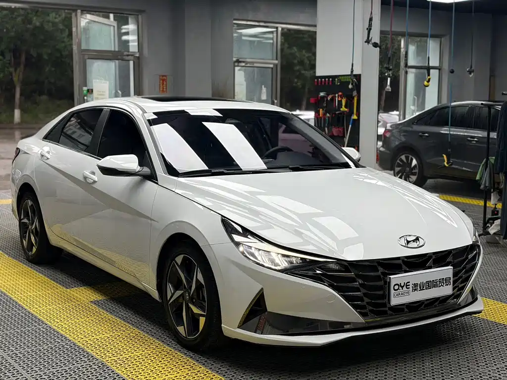 Hyundai Elantra — миниатюра 3