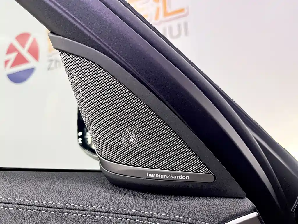 BMW 5 Series — миниатюра 11
