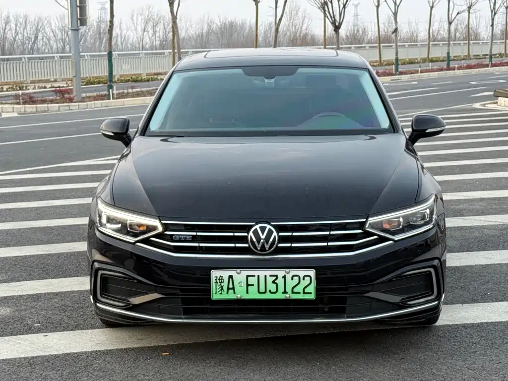 VOLKSWAGEN MAGOTAN GTE PLUG IN HYBRID