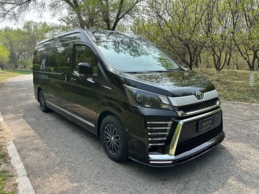Toyota Hiace 2022