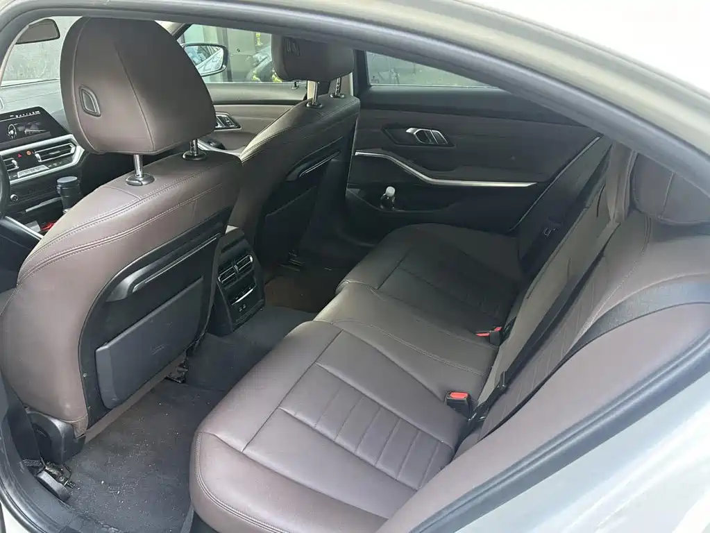 BMW 3 Series — миниатюра 3