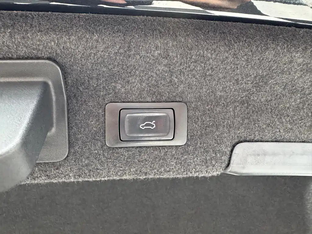 Audi A6L — миниатюра 12