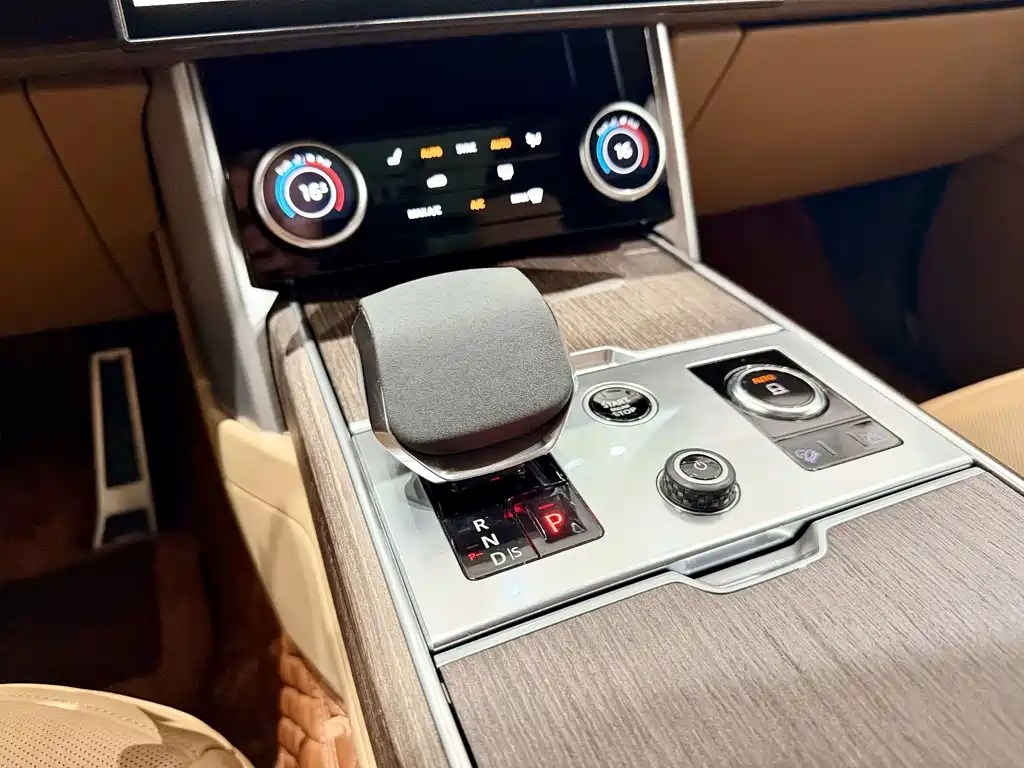 Land Rover Range Rover — миниатюра 12