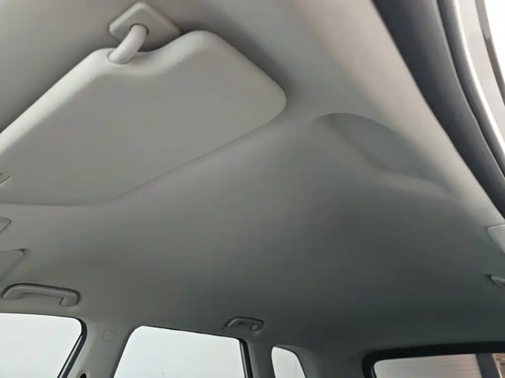 Wuling Xingguang 560 New Energy — миниатюра 8