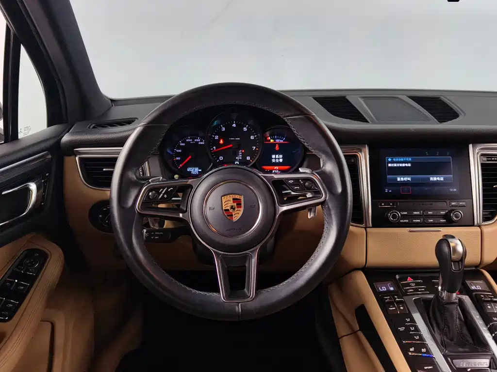 Porsche Macan — миниатюра 9