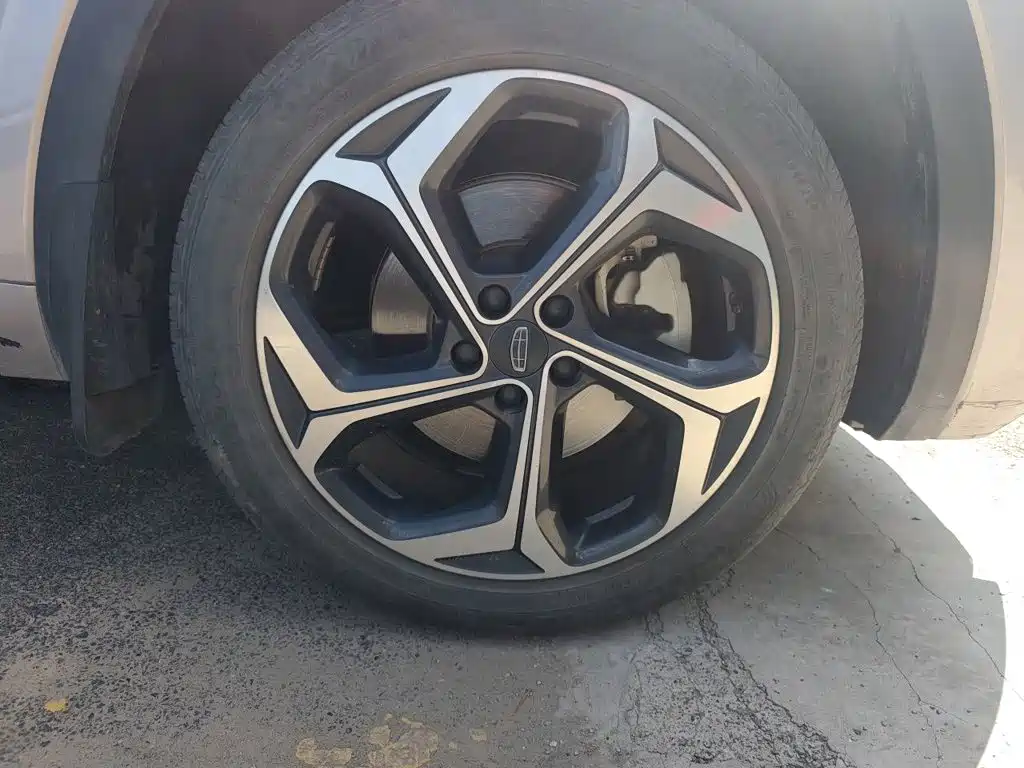 Geely Xingyue L — миниатюра 24