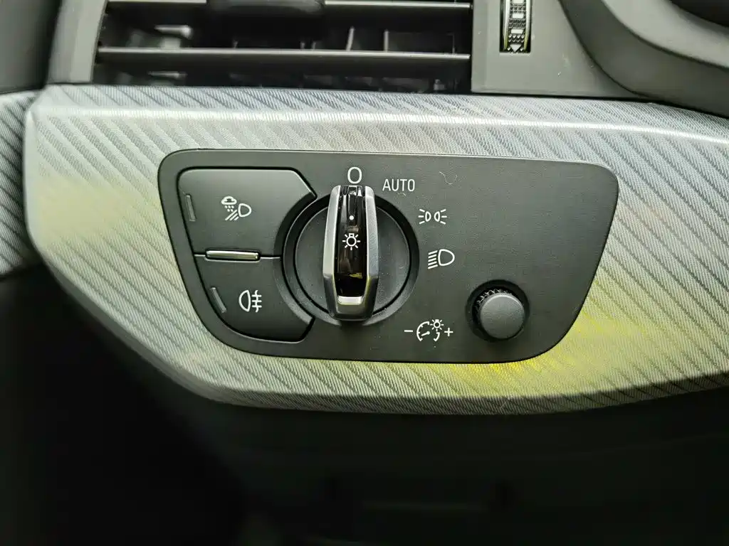 Audi A4L — миниатюра 21