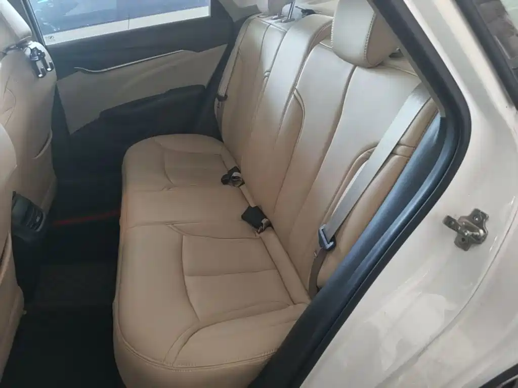 Buick Excelle — миниатюра 22