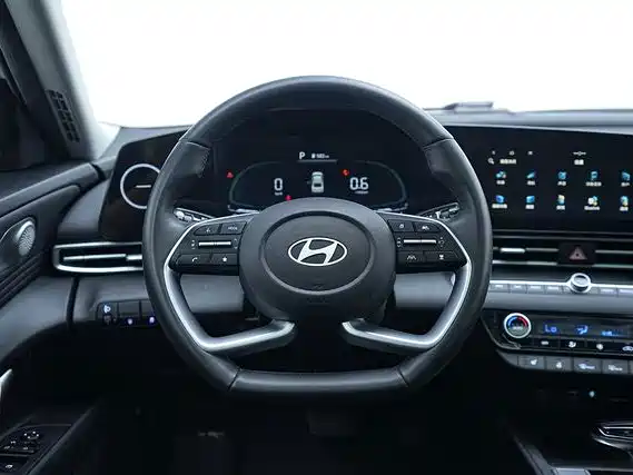 Hyundai Elantra — миниатюра 9
