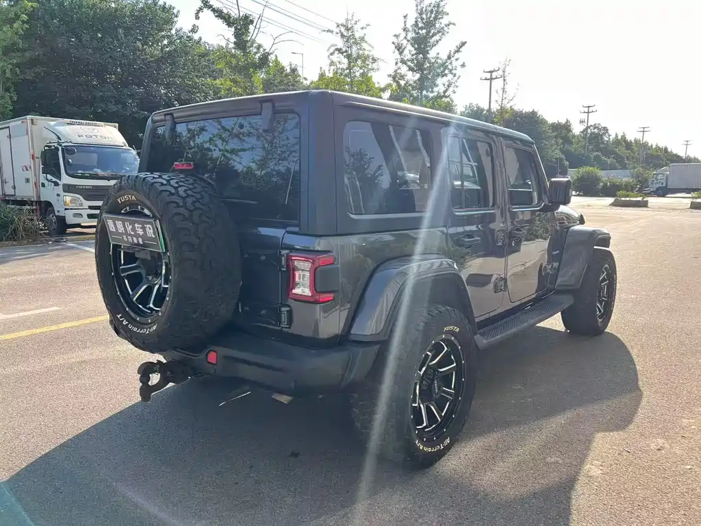 Jeep Wrangler PHEV — миниатюра 9