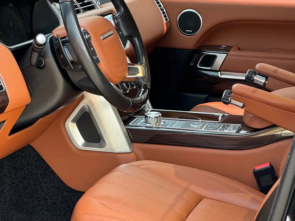 Land Rover Range Rover — миниатюра 8