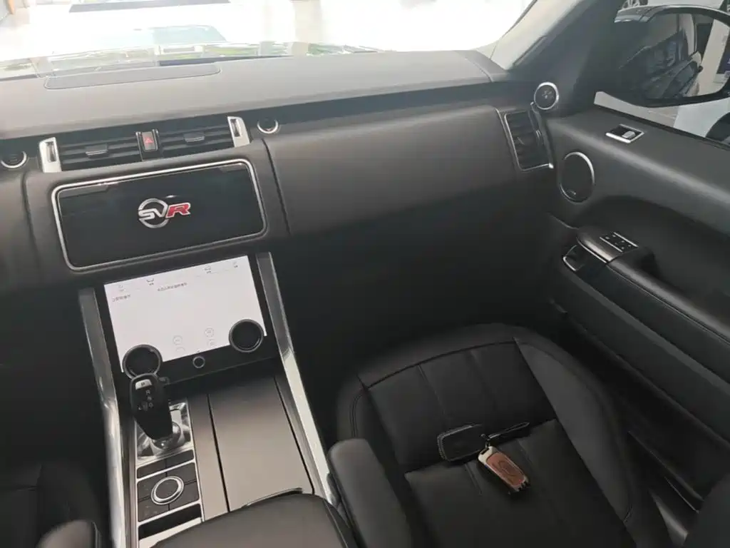 Land Rover Sport PHEV — миниатюра 13