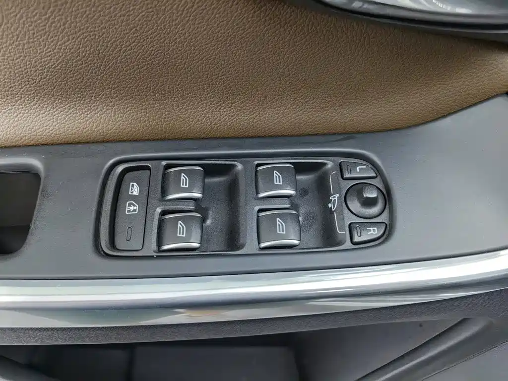 Volvo XC60 — миниатюра 9