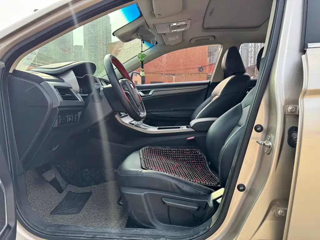 Geely Emgrand GL — миниатюра 5