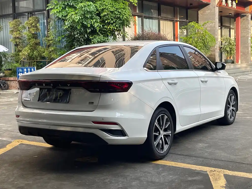 Geely Emgrand — миниатюра 4