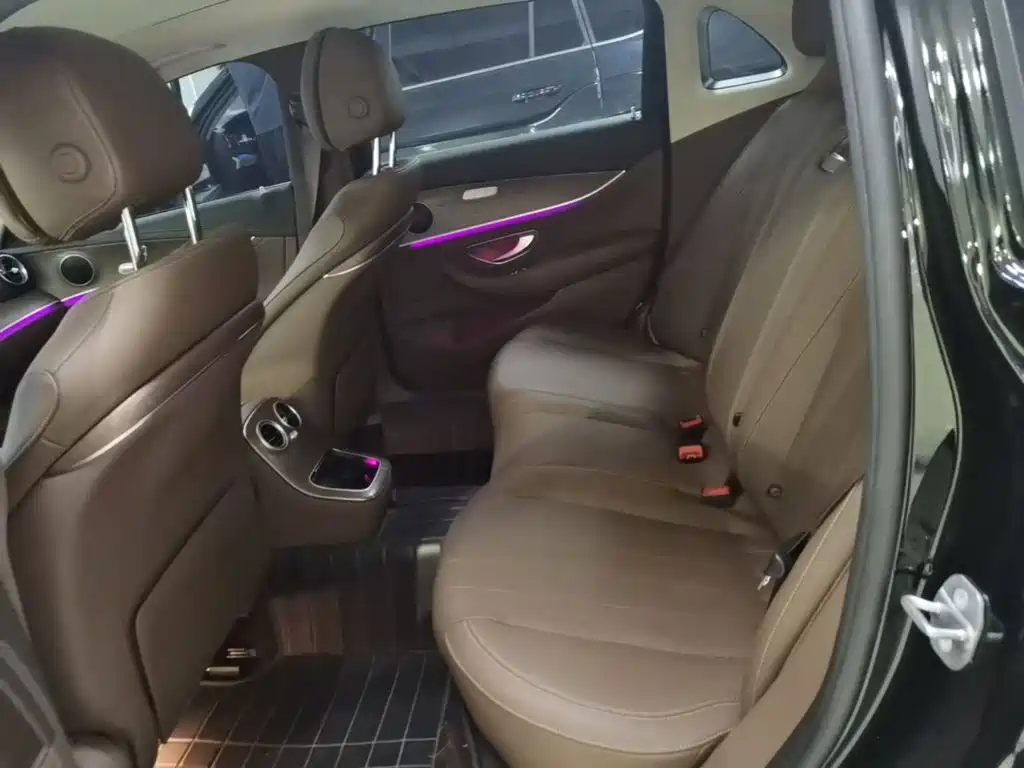Mercedes-Benz E-Class — миниатюра 17