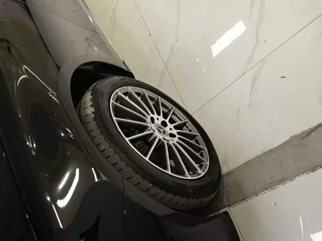 Mercedes-Benz E-Class — миниатюра 23