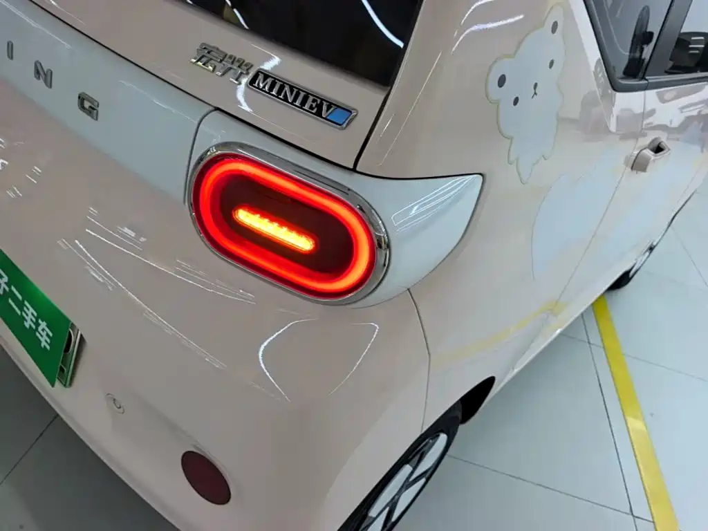 Wuling MINIEV — миниатюра 8