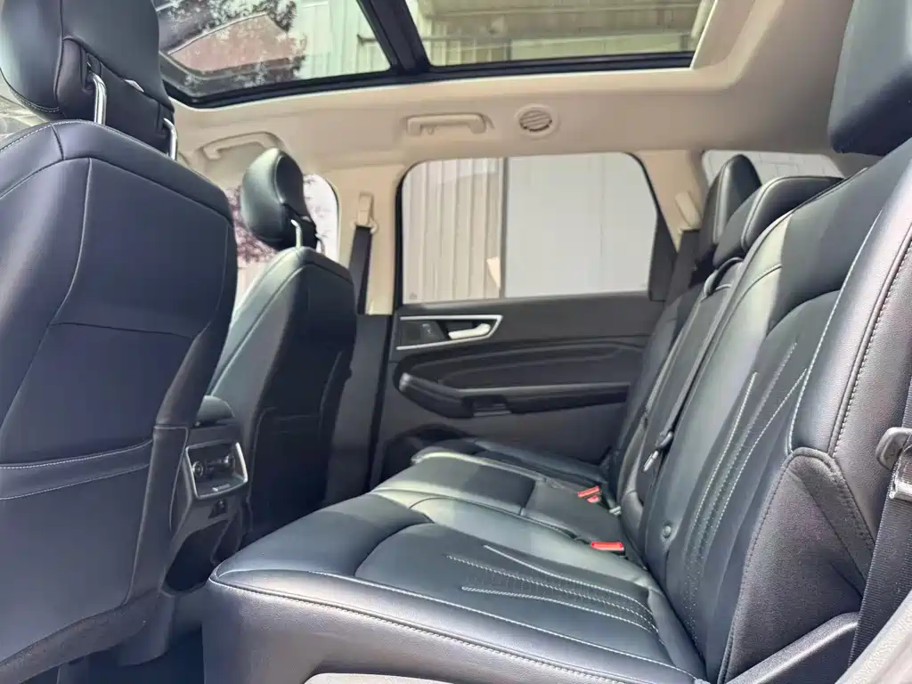Ford Edge — миниатюра 7