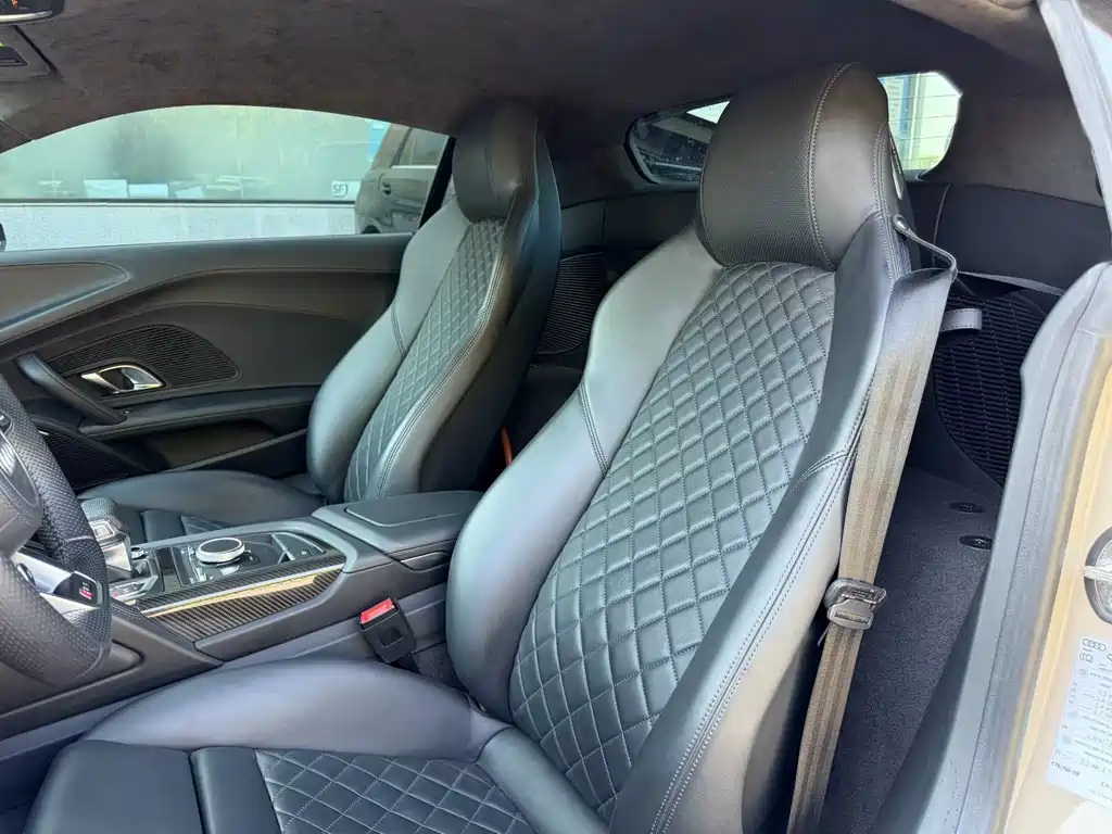 Audi R8 — миниатюра 6