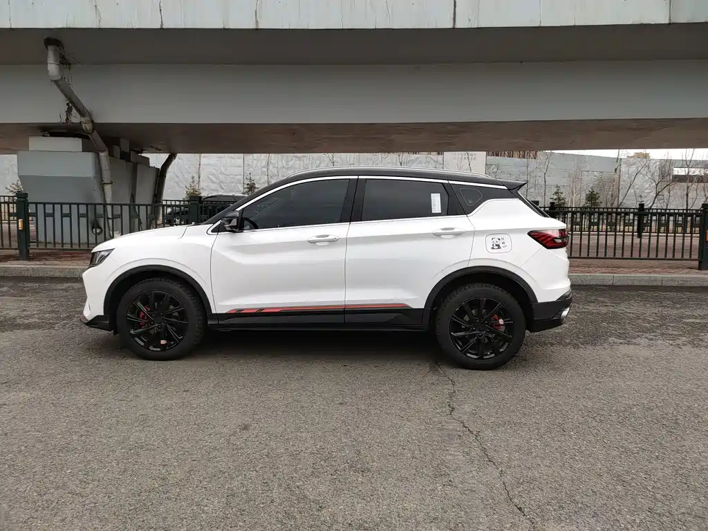 Geely Binyue — миниатюра 8