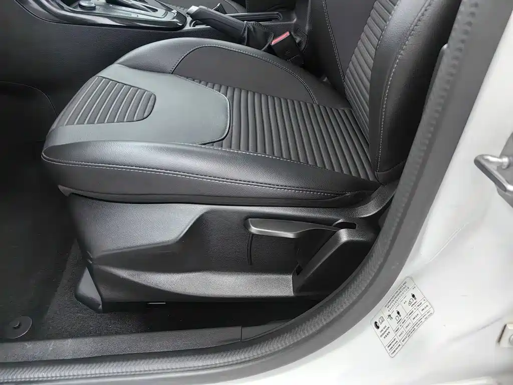 Ford Focus — миниатюра 20