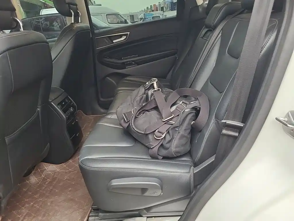 Ford Edge — миниатюра 13