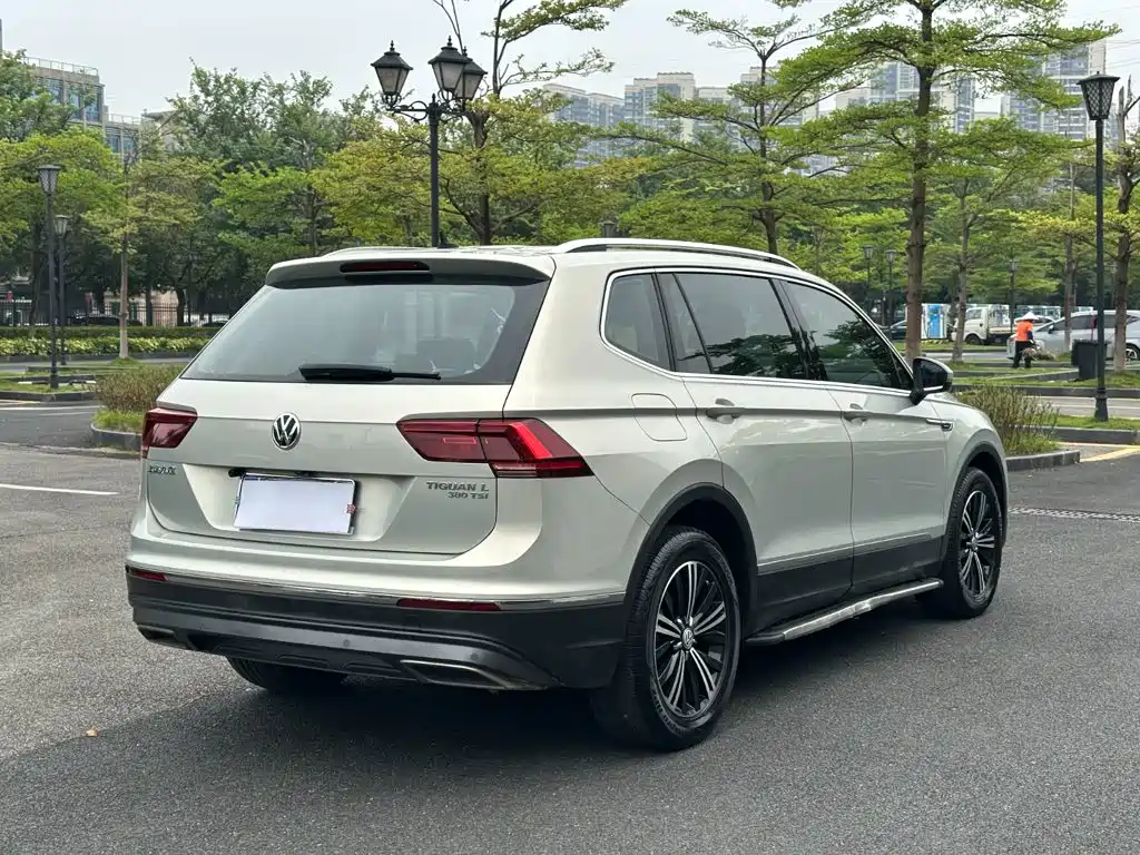 Volkswagen Tiguan L — миниатюра 16