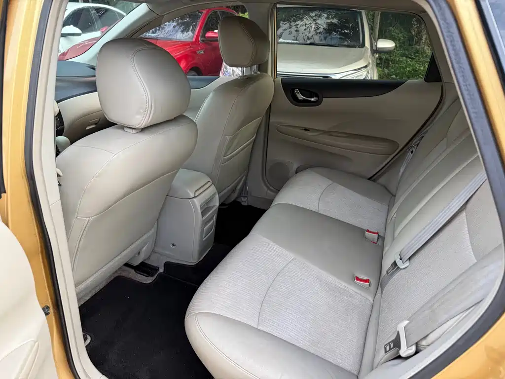 Nissan Tiida — миниатюра 3
