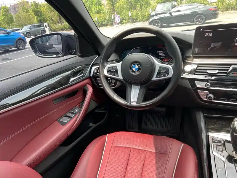 BMW 5 Series — миниатюра 6