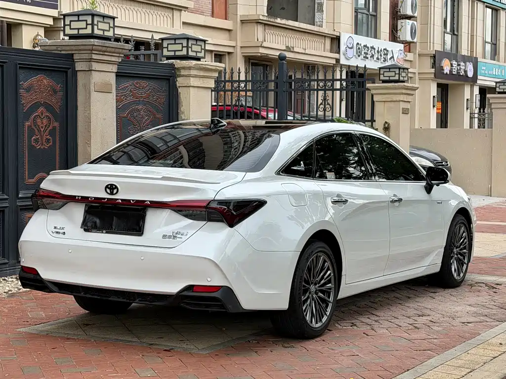 Toyota Avalon — миниатюра 9