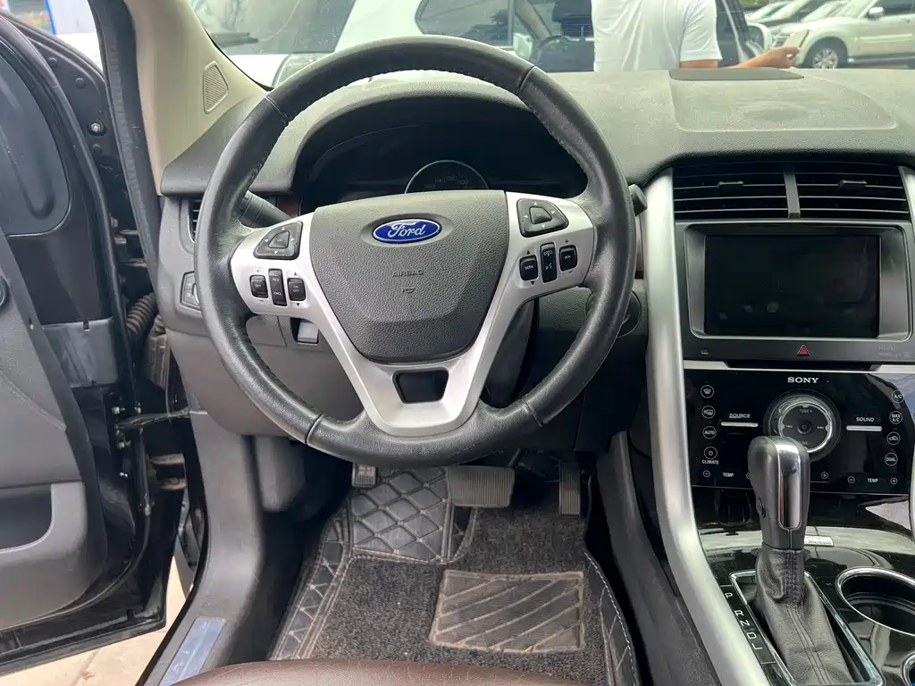 Ford Edge (Import) — миниатюра 8