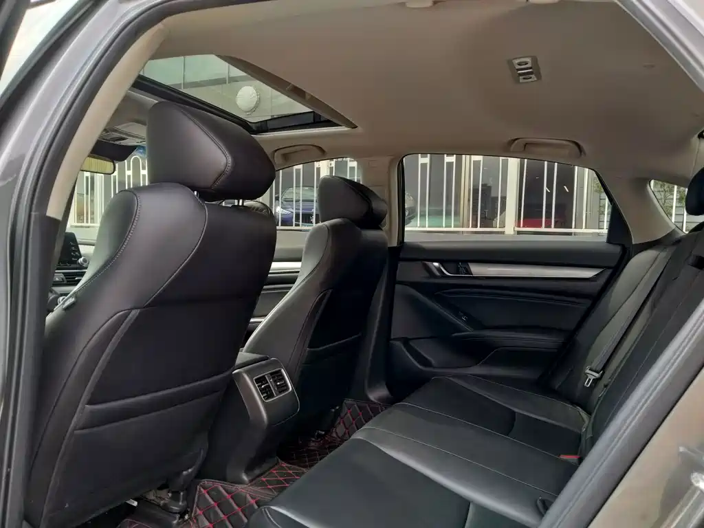 Honda Accord — миниатюра 11